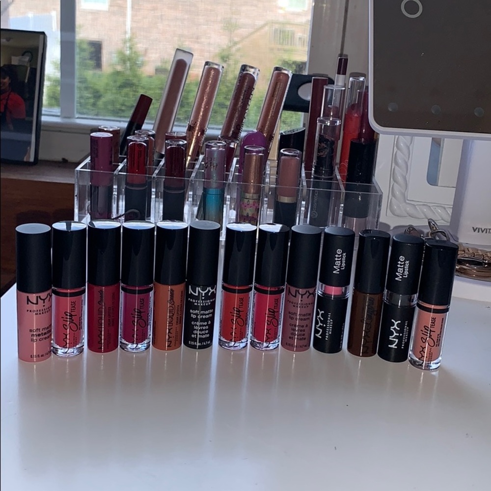 13 NYX mini lipsticks 💄